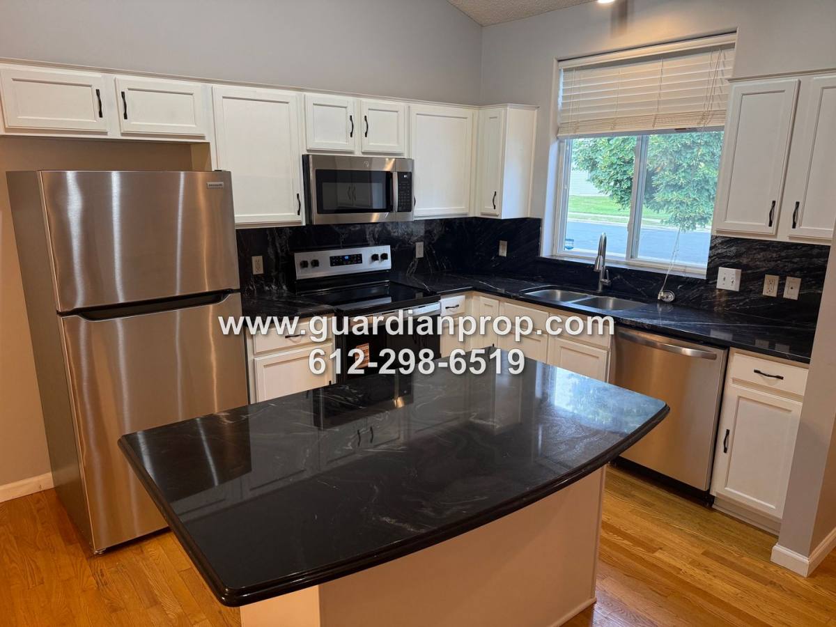 2290 Downing Ave, Shakopee, MN 55379 - Townhouse for Rent - Image 2