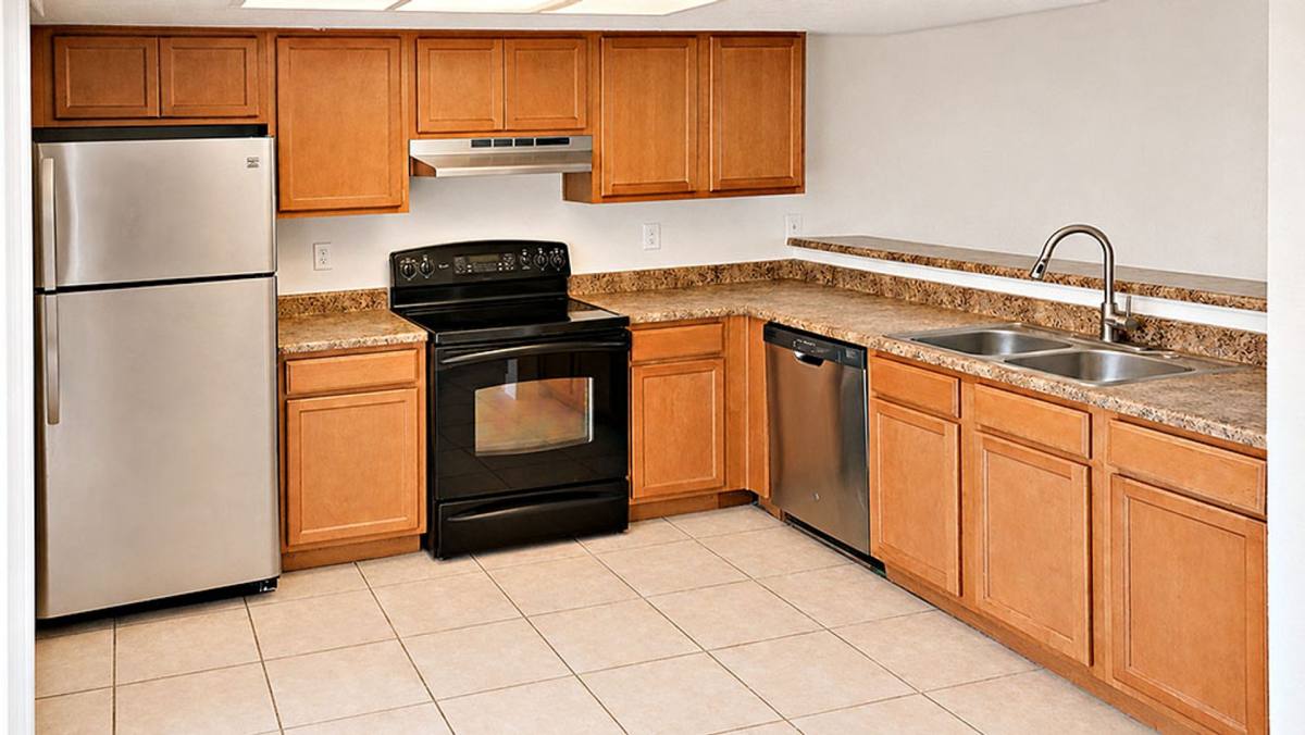 4828 W Orangewood Ave #131, Glendale, AZ 85301 - Townhouse for Rent - Image 3