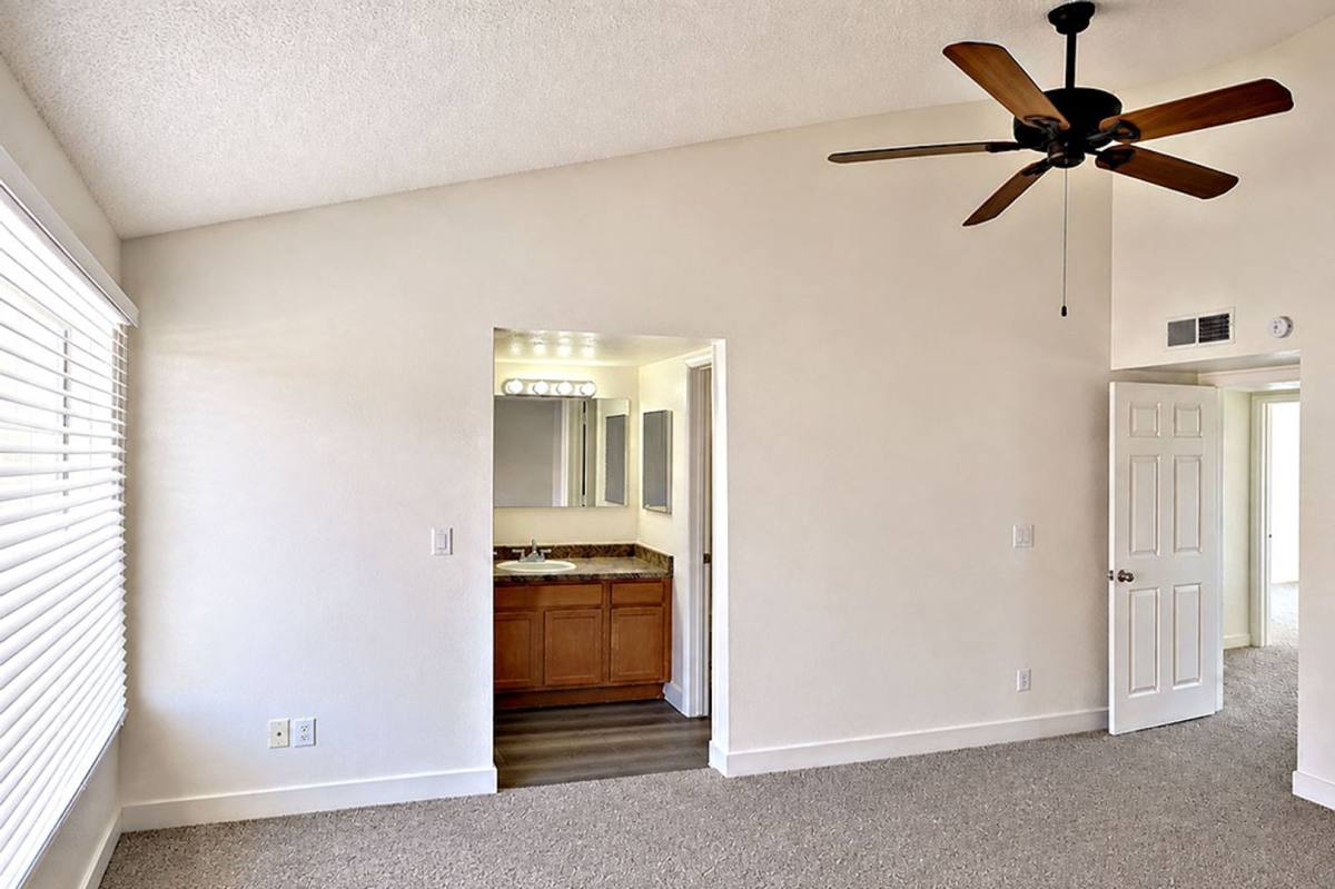 4828 W Orangewood Ave #131, Glendale, AZ 85301 - Townhouse for Rent - Image 8