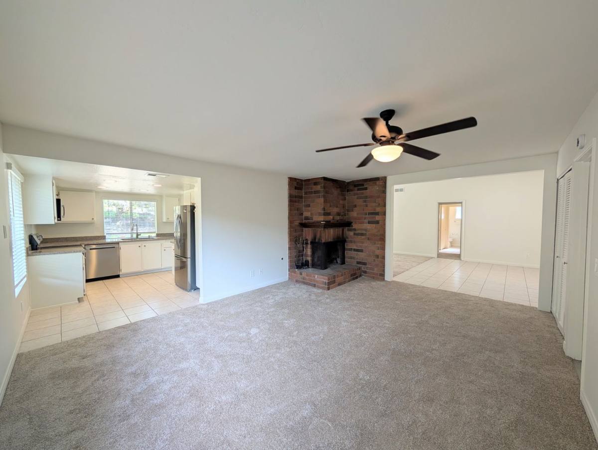2042 Valley Rd, Oceanside, CA 92054 - House for Rent - Image 8