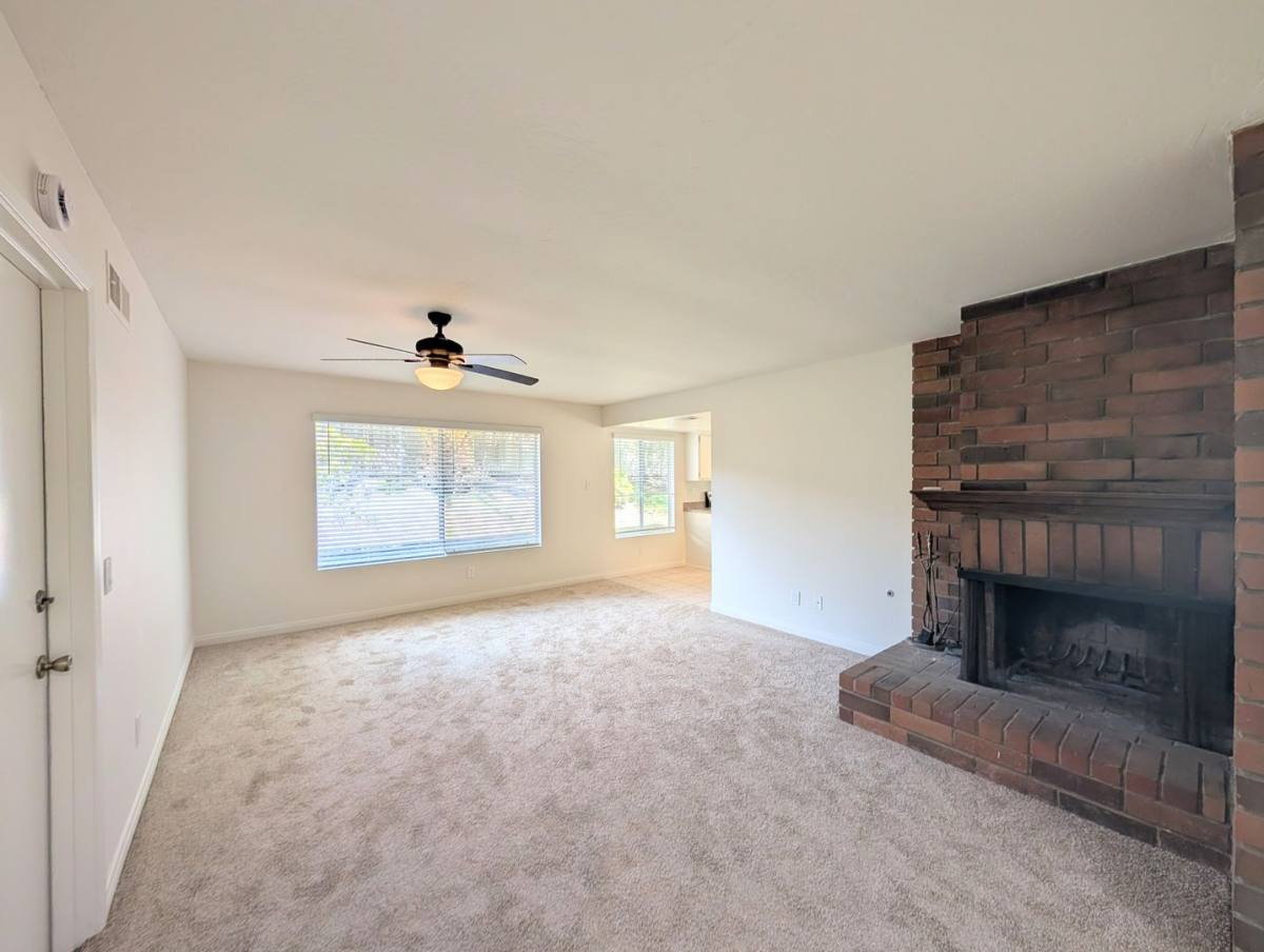 2042 Valley Rd, Oceanside, CA 92054 - House for Rent - Image 7