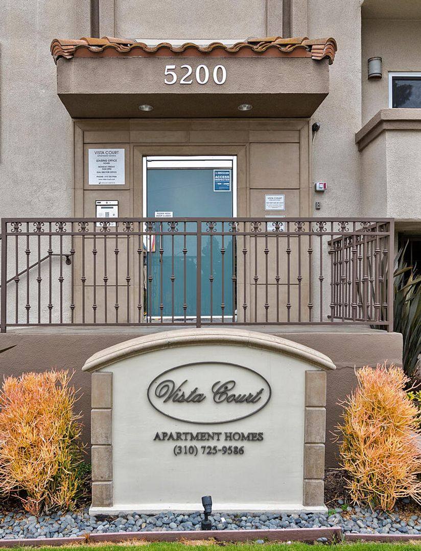 Vista Court Apartment Homes, 5200 Inglewood Blvd, Culver City, CA 90230 - Apartment for Rent - Image 2