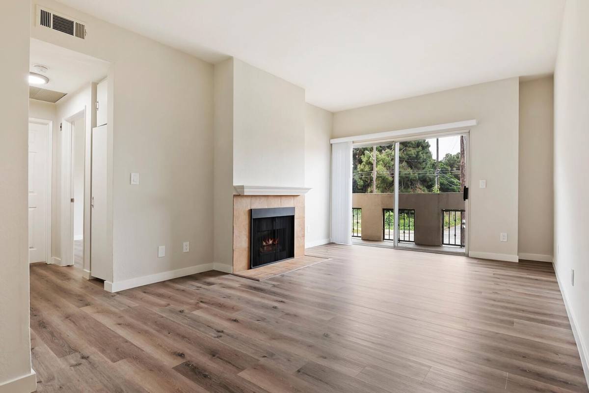 Vista Court Apartment Homes, 5200 Inglewood Blvd, Culver City, CA 90230 - Apartment for Rent - Image 6