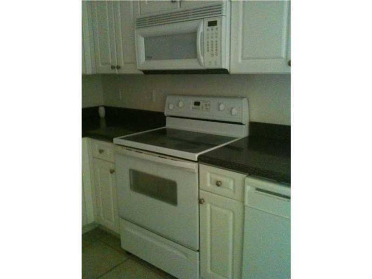 2586 57th Circle, Vero Beach, FL 32966 - Condo for Rent - Image 3