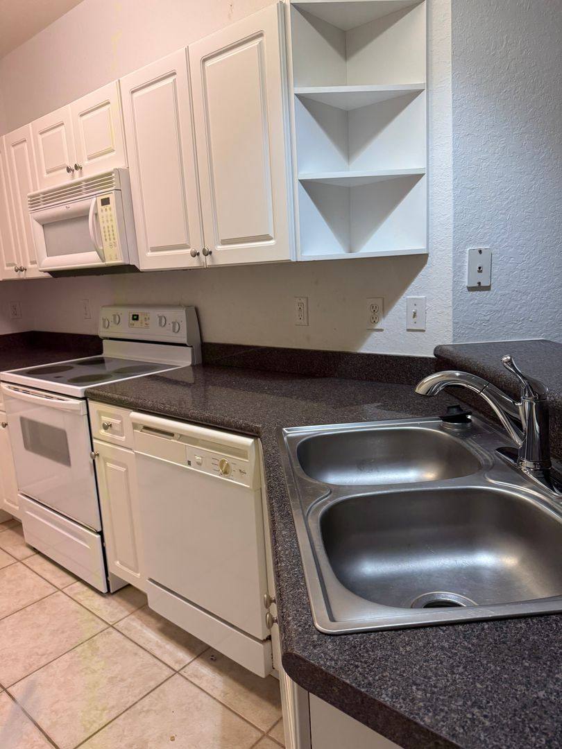 2586 57th Circle, Vero Beach, FL 32966 - Condo for Rent - Image 6