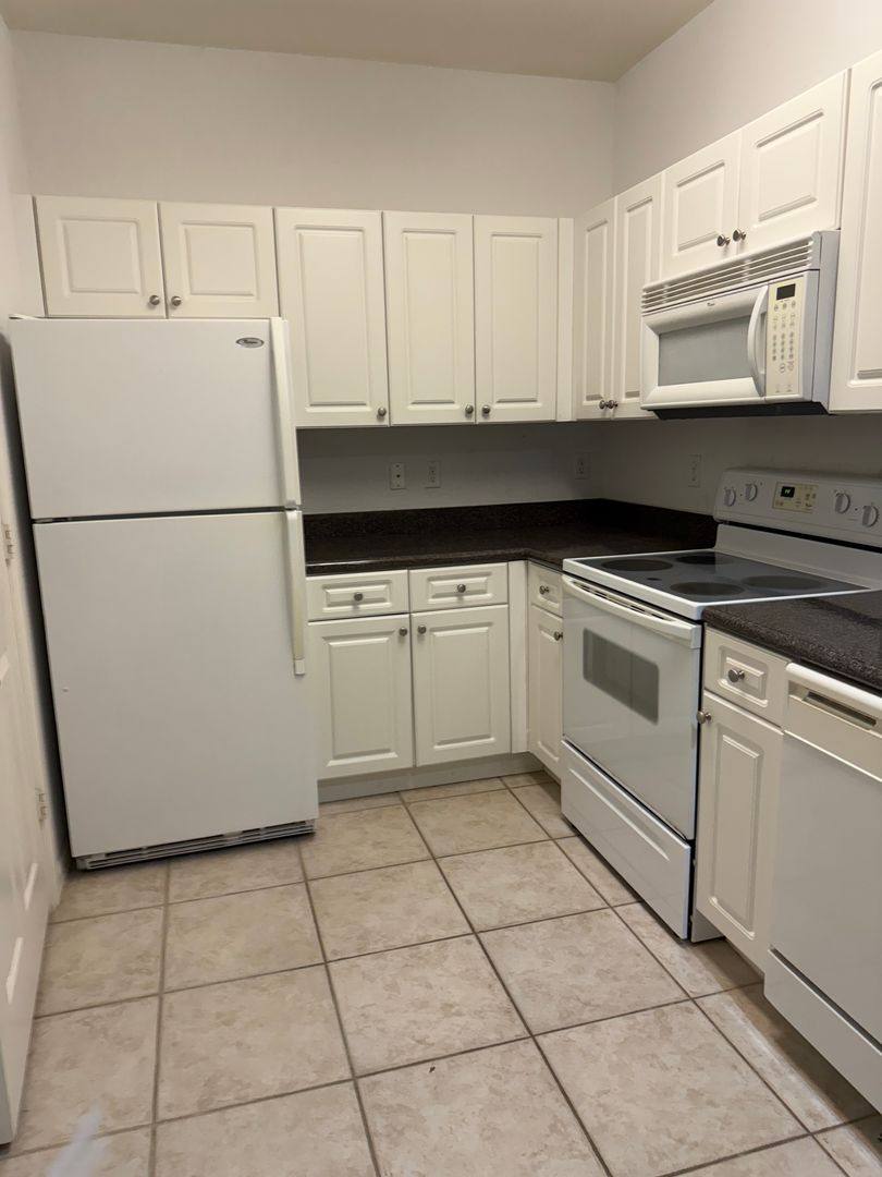 2586 57th Circle, Vero Beach, FL 32966 - Condo for Rent - Image 5