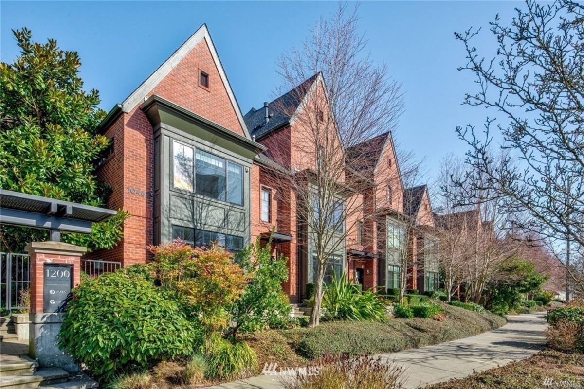 Townhouse for rent at 10465 NE 12th Place #103, Bellevue, WA 98004
