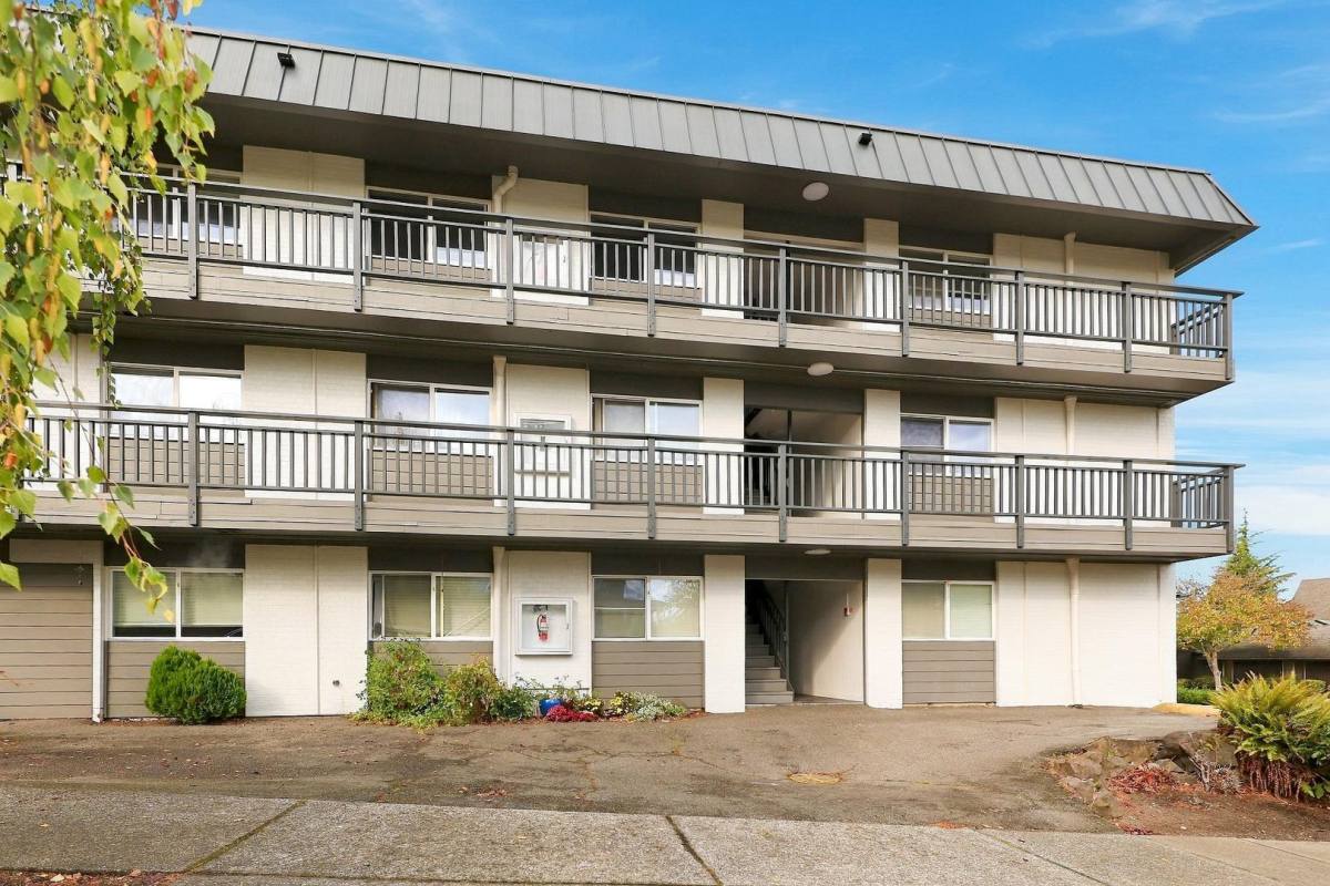 1002 N J St #12, Tacoma, WA 98403 - Apartment for Rent - Image 1