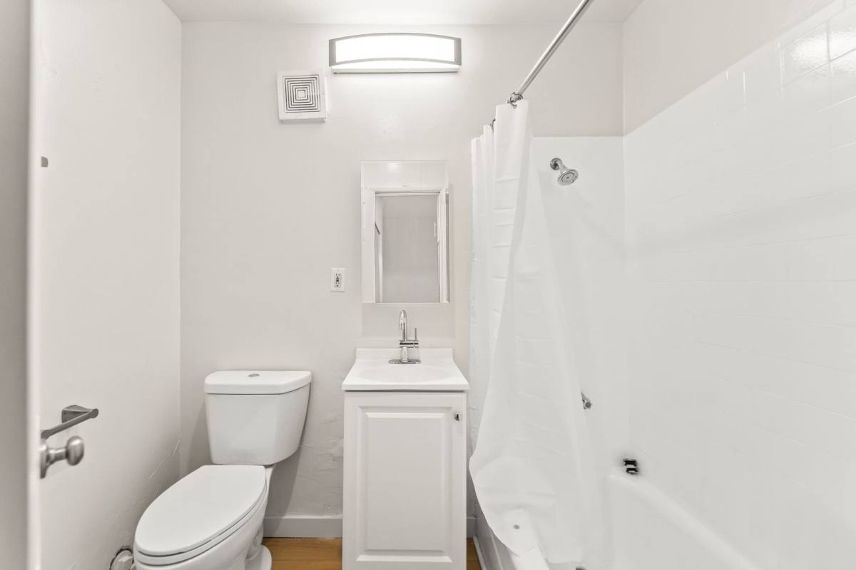 1337-1339 W 109th St, Los Angeles, CA 90044 - Apartment for Rent - Image 7