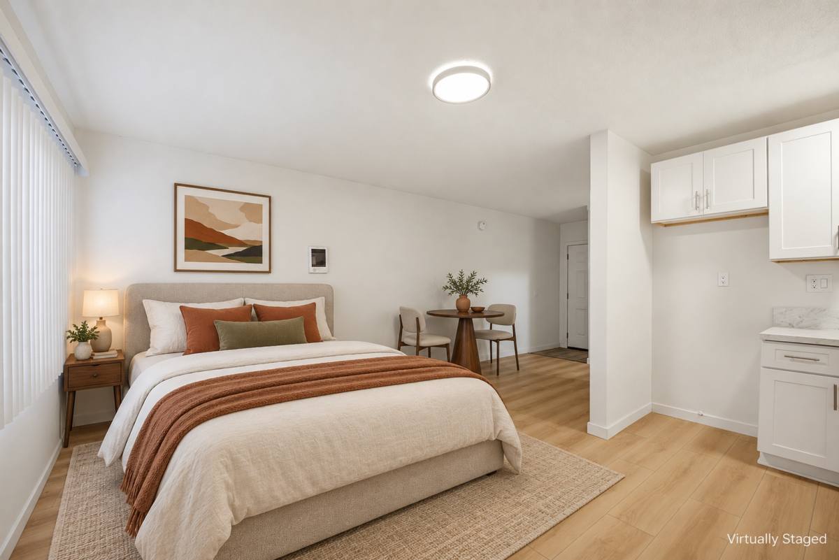 1337-1339 W 109th St, Los Angeles, CA 90044 - Apartment for Rent - Image 2
