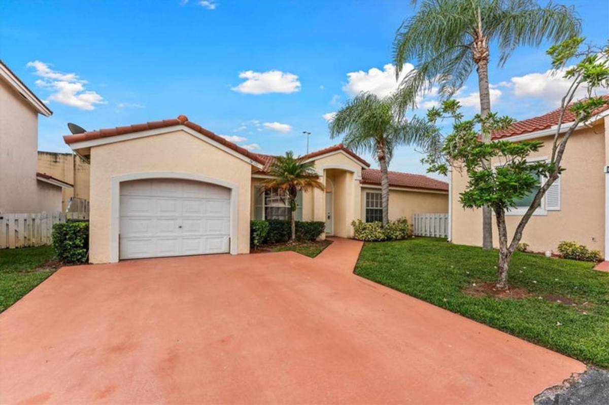 6000 NW 43rd Terrace, Coconut Creek, FL 33073 - House for Rent - Image 10