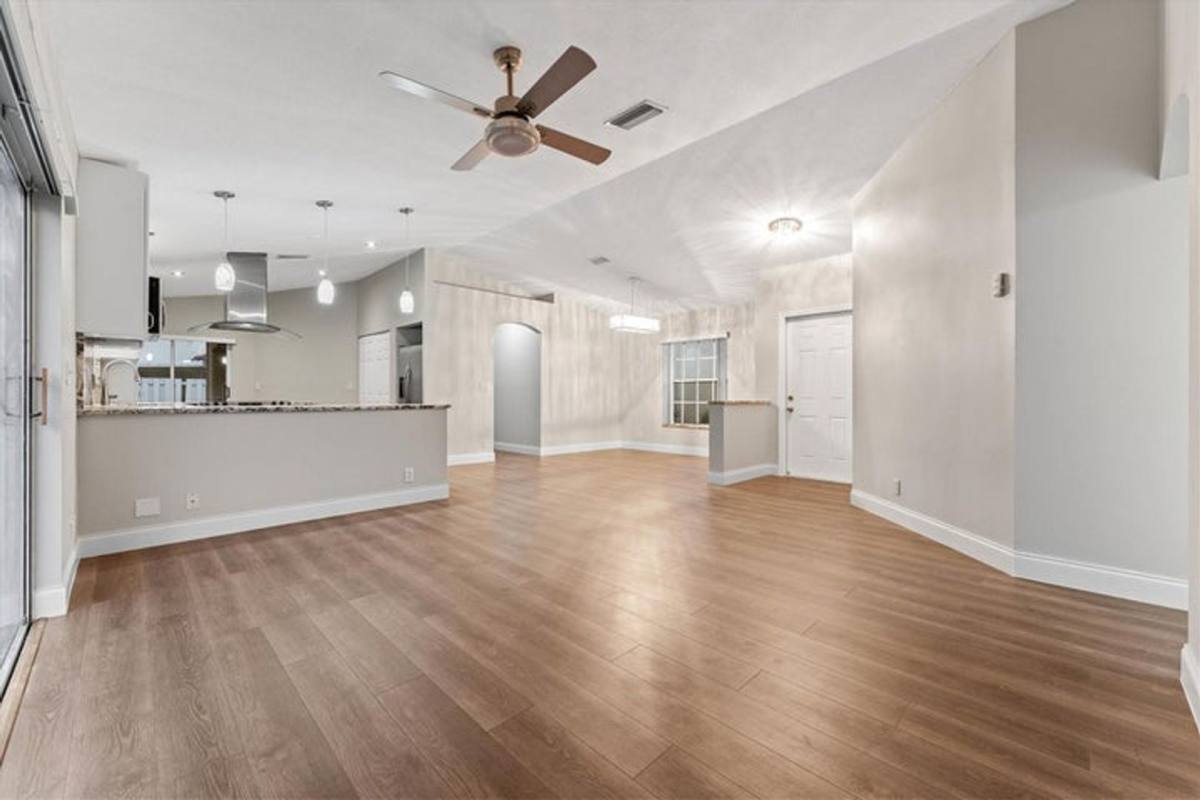 6000 NW 43rd Terrace, Coconut Creek, FL 33073 - House for Rent - Image 7