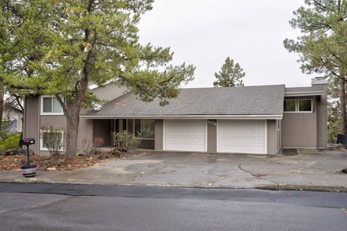 1770 NE Cliff Dr, Bend, OR 97701 - House for Rent - Image 2
