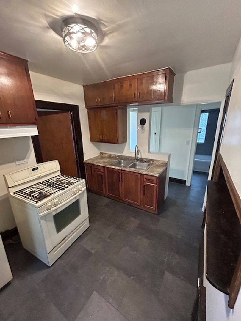 4959 N 38th St, Milwaukee, WI 53209 - Apartment for Rent - Image 4