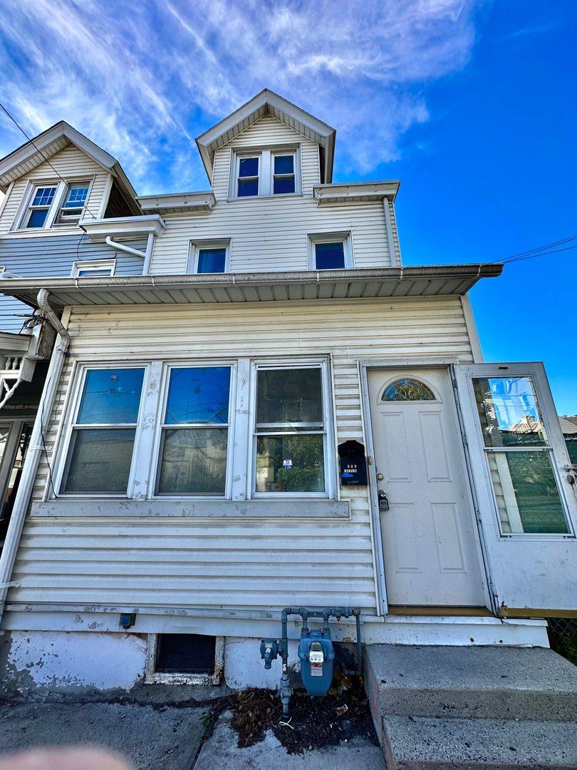 House for rent at 438 N 3rd St, Allentown, PA 18102