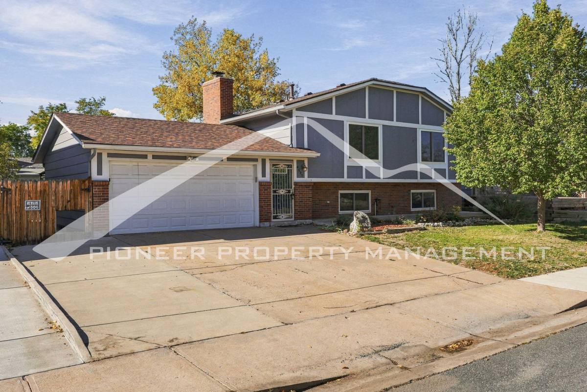 House for rent at 4633 S Dudley St, Littleton, CO 80123