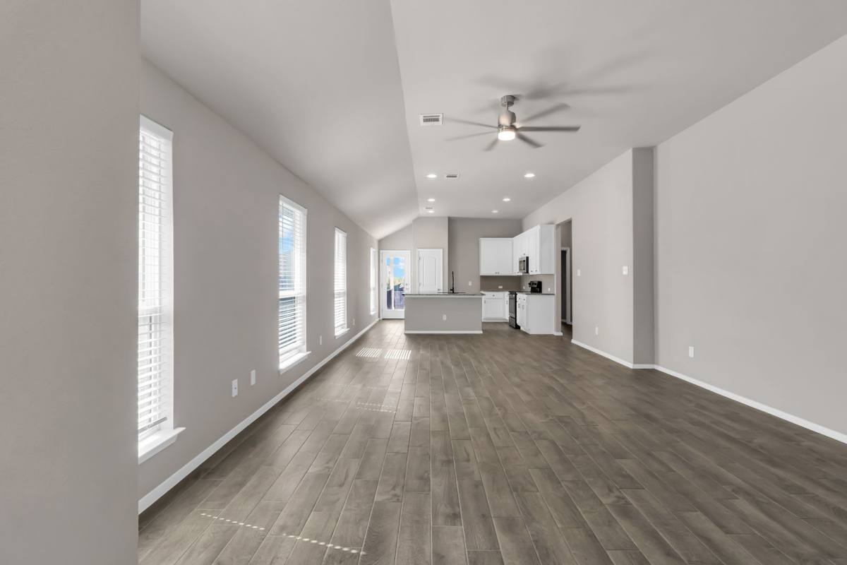 328 Black Opal Dr, Jarrell, TX 76537 - House for Rent - Image 3