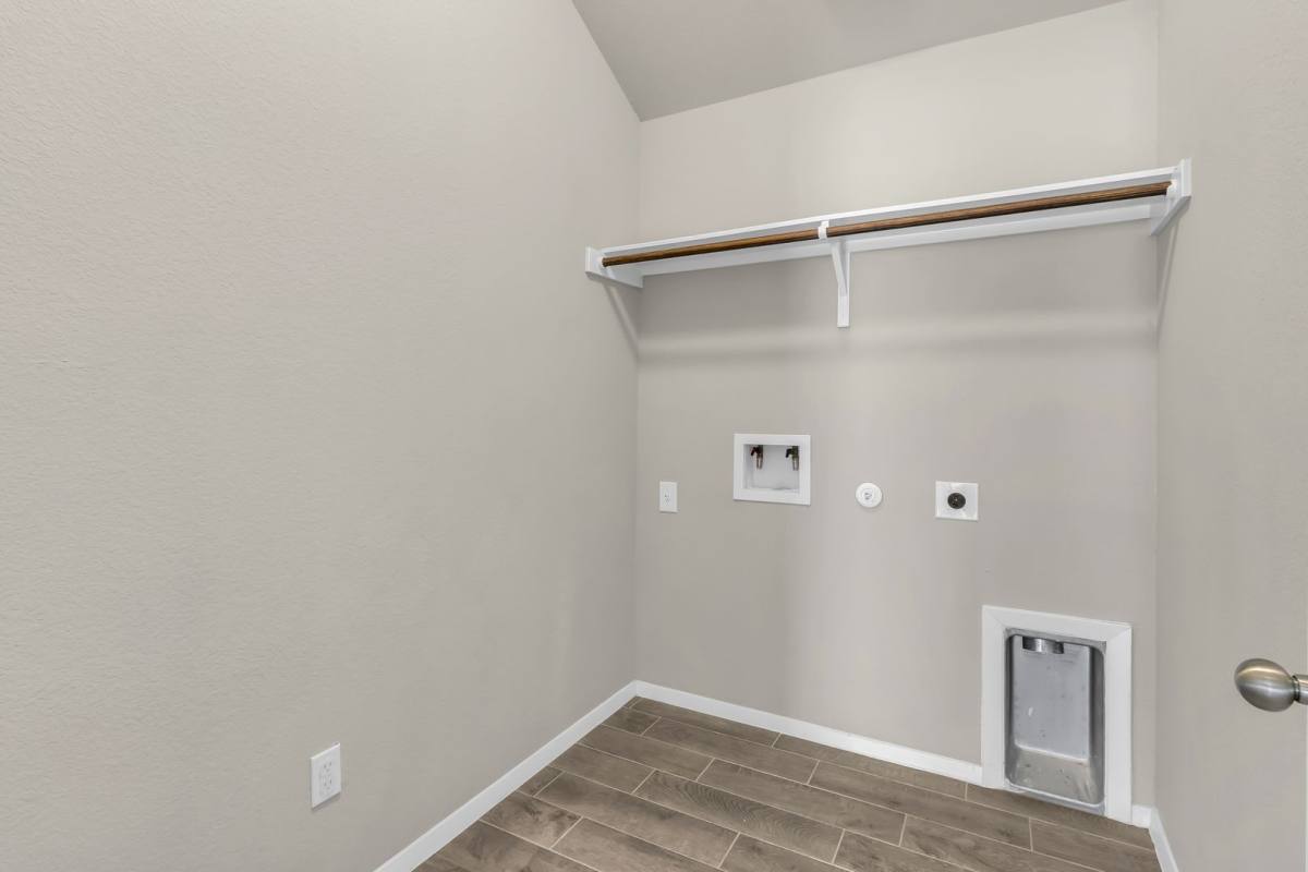 328 Black Opal Dr, Jarrell, TX 76537 - House for Rent - Image 9