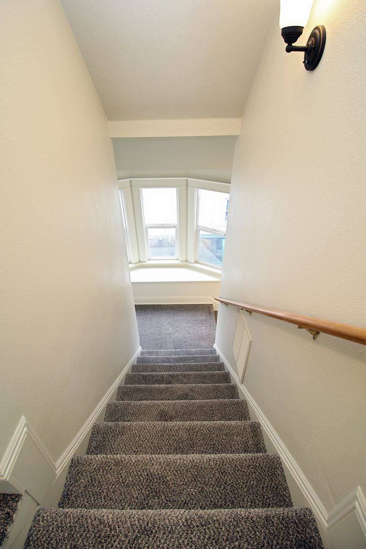 1827 NE 12th Ave #A-B, Portland, OR 97212 - Apartment for Rent - Image 4