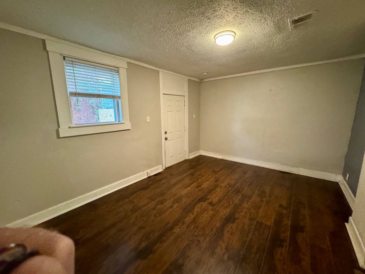323 E Oak St, Louisville, KY 40203 - Apartment for Rent - Image 6