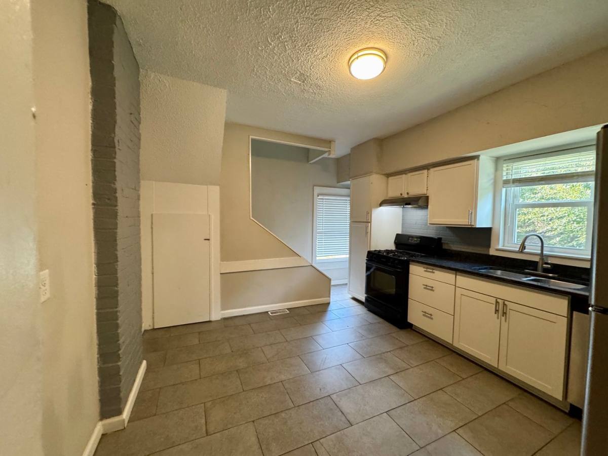 323 E Oak St, Louisville, KY 40203 - Apartment for Rent - Image 8