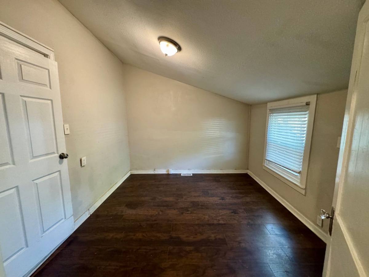 323 E Oak St, Louisville, KY 40203 - Apartment for Rent - Image 9