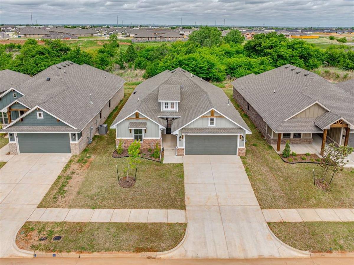 12429 Dolche Vita Dr, Yukon, OK 73099 - House for Rent - Image 2