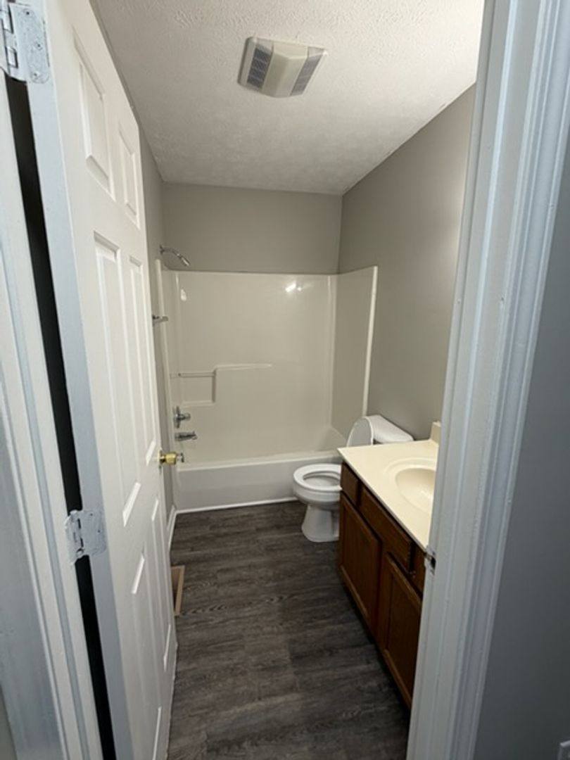 304 McDougal Ave, Richmond, KY 40475 - Apartment for Rent