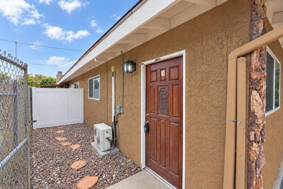 13512 5th Place, Yucaipa, CA 92399 - Apartment for Rent - Image 1
