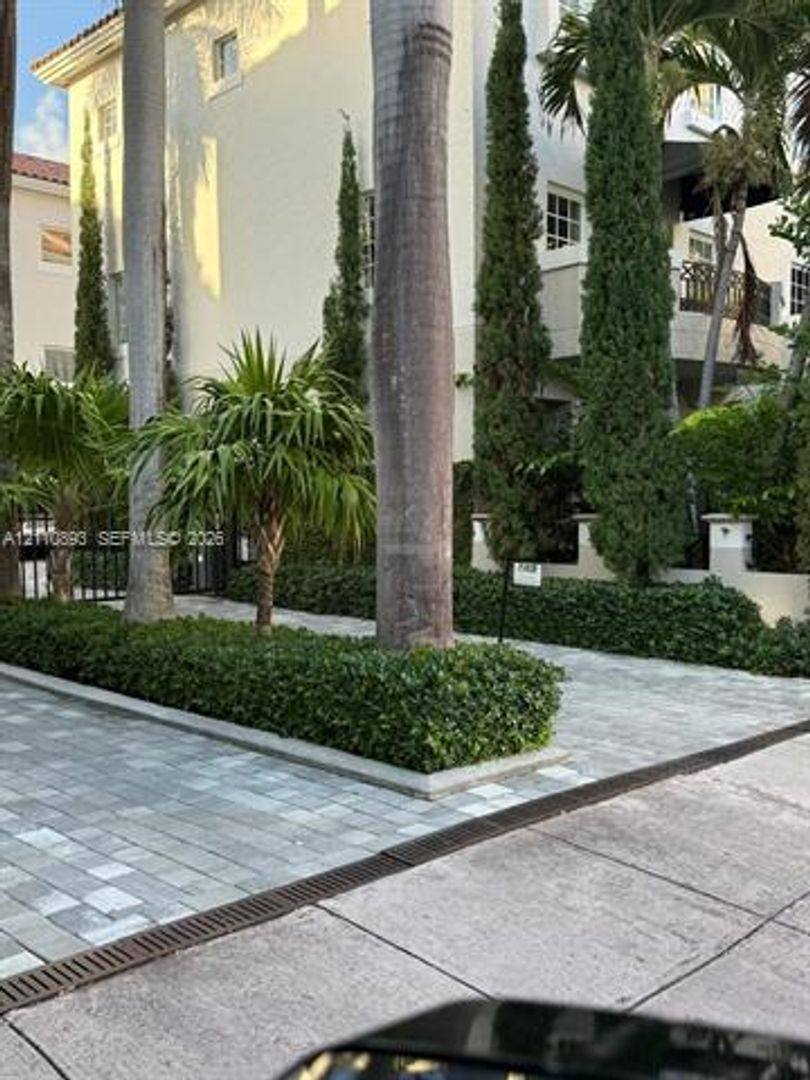 261 Navarre Ave Th C-8, Coral Gables, FL 33134 - Townhouse for Rent - Image 3