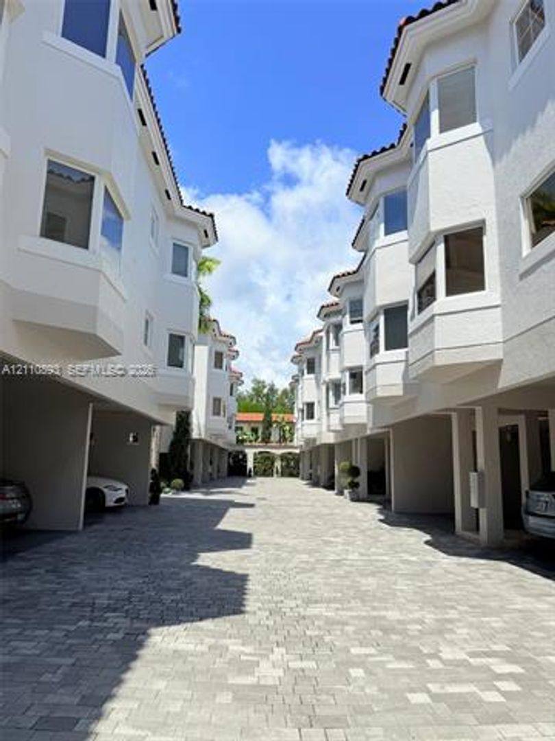 261 Navarre Ave Th C-8, Coral Gables, FL 33134 - Townhouse for Rent - Image 6