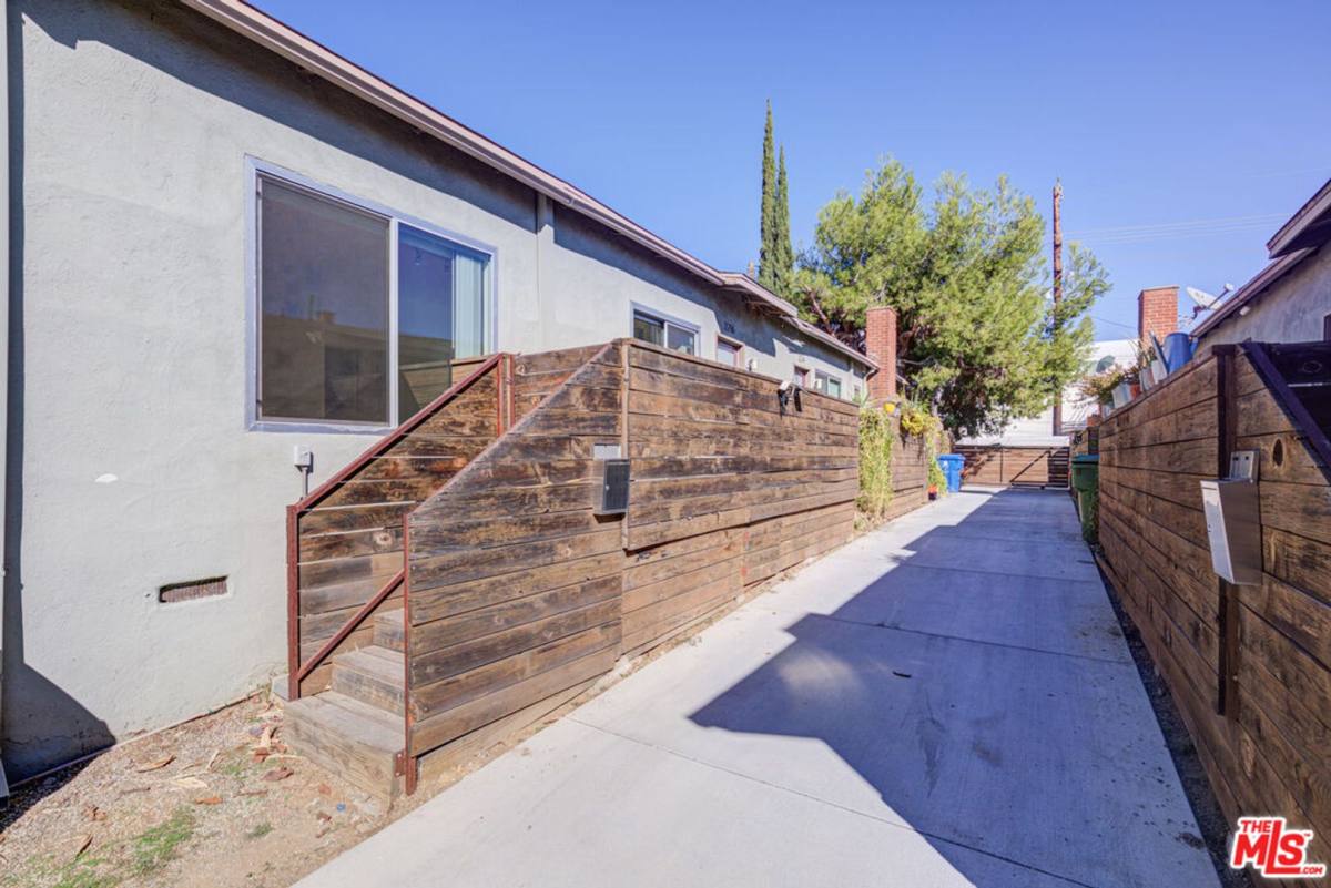 Bellevue West Residences, 3210 Bellevue Ave, Los Angeles, CA 90026 - Apartment for Rent - Image 1