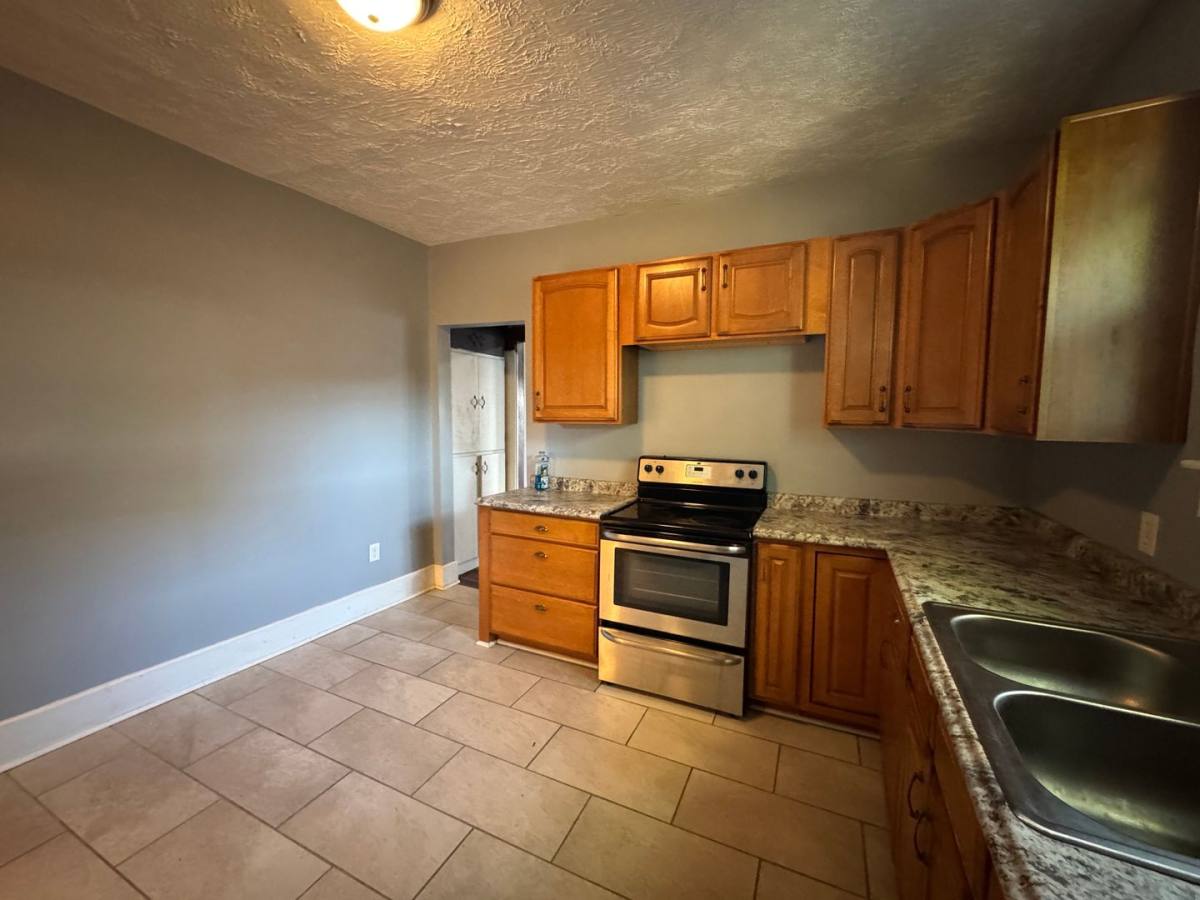 1411 S Alabama St, Indianapolis, IN 46225 - Townhouse for Rent - Image 10