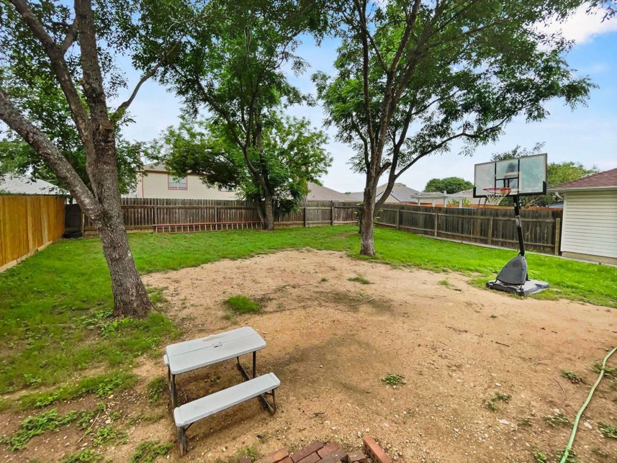 9731 Bronson Creek, San Antonio, TX 78251 - House for Rent - Image 8
