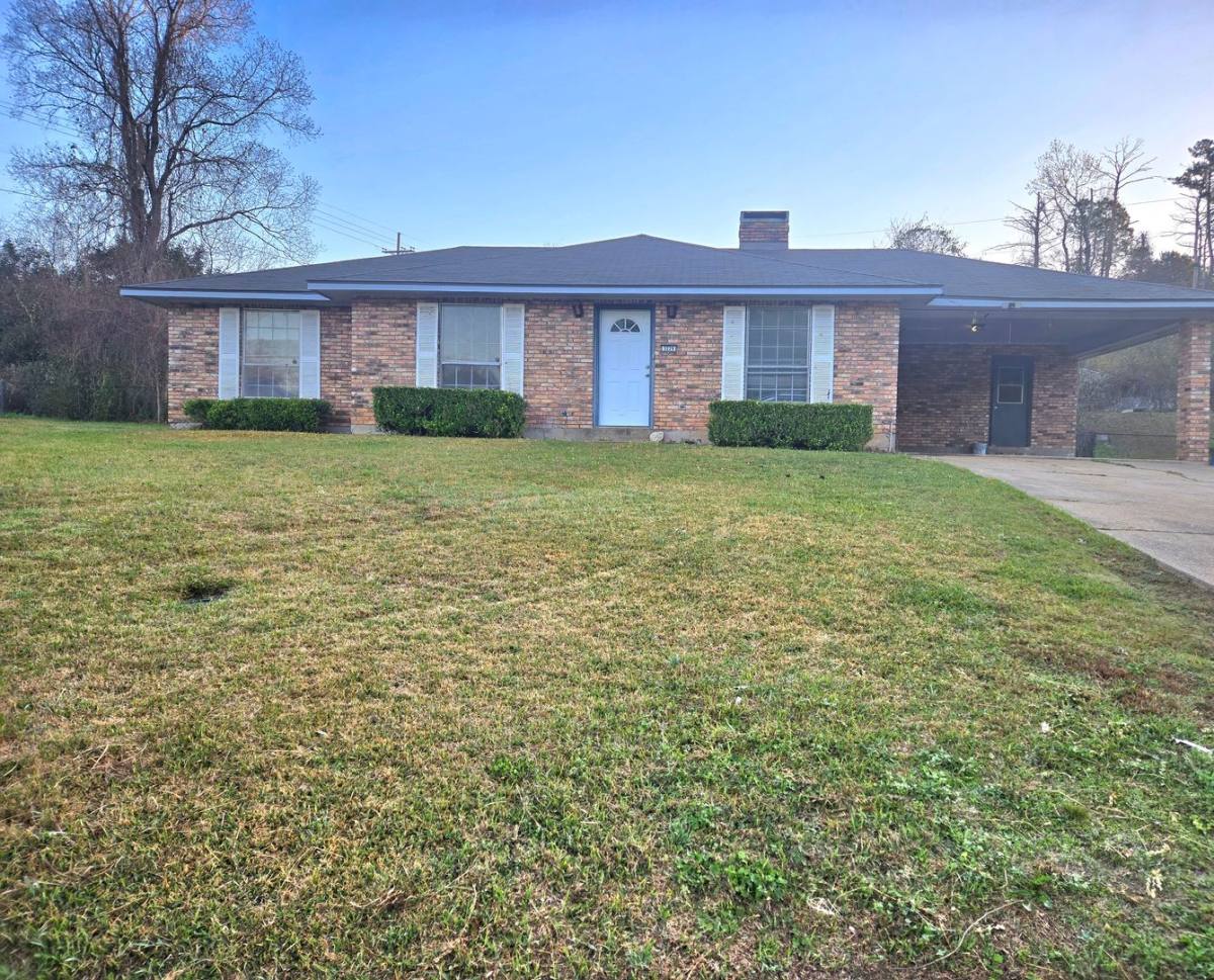 House for rent at 3229 Cloverland Dr, Pineville, LA 71360