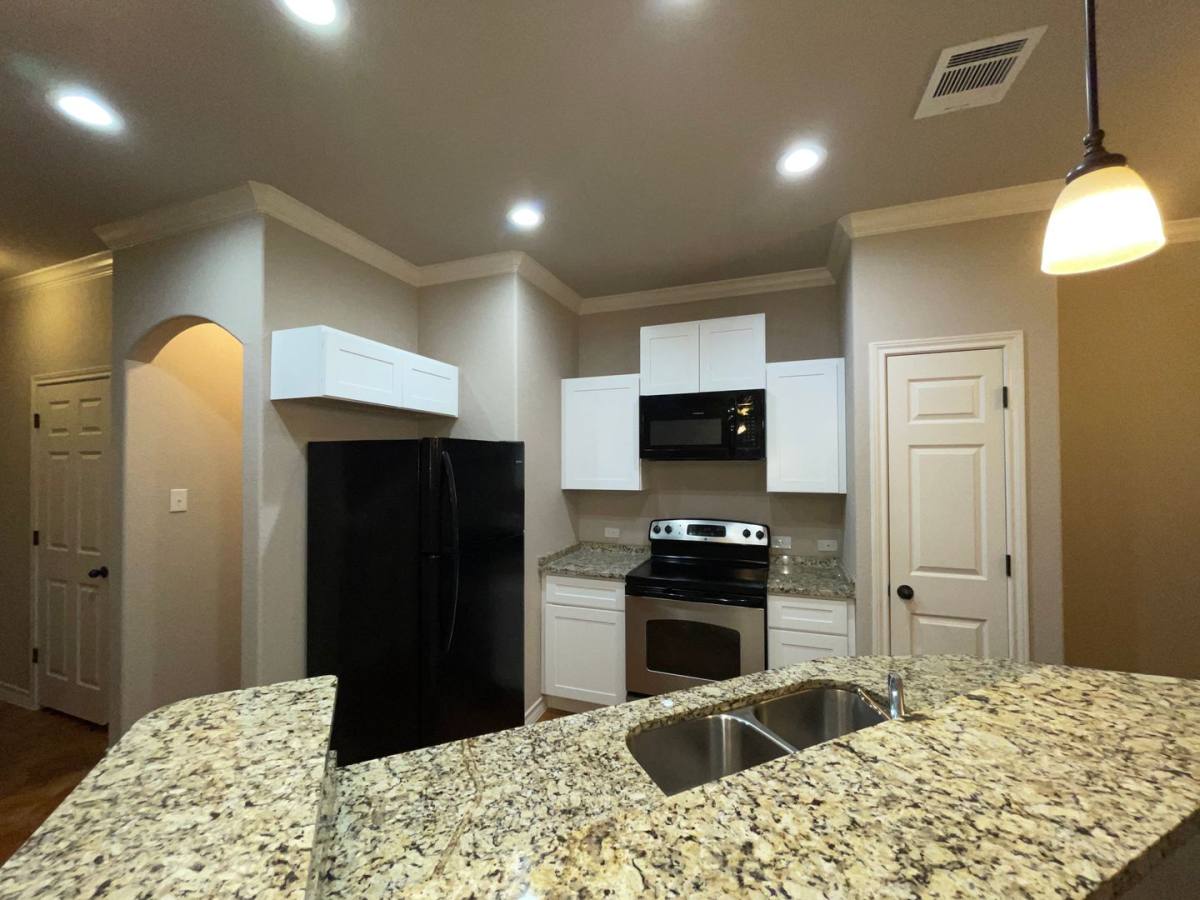 1768 Tristan Trail, New Braunfels, TX 78130 - Townhouse for Rent - Image 5