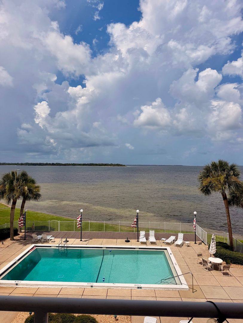 324 E Beach Dr #202, Panama City, FL 32401 - Apartment for Rent - Image 5