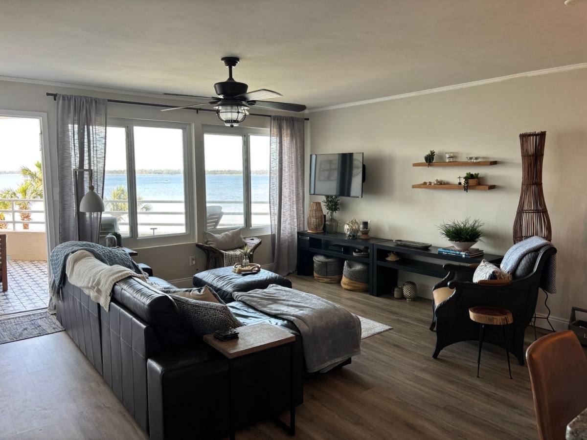 324 E Beach Dr #202, Panama City, FL 32401 - Apartment for Rent