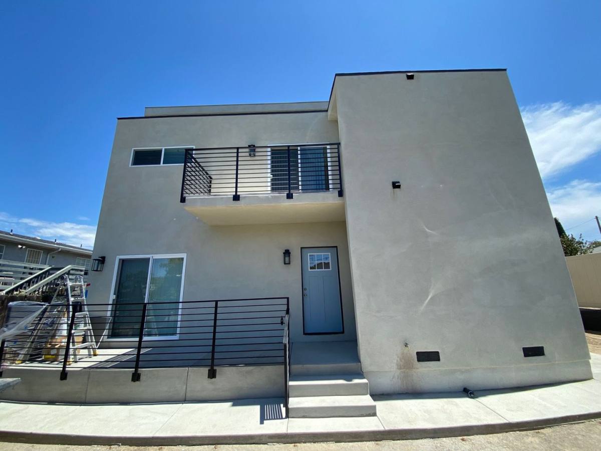 Townhouse for rent at 5226 Tipton St, San Diego, CA 92115