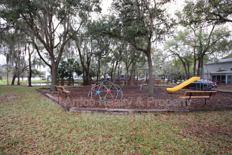 7430 E Bank Dr, Tampa, FL 33617 - Townhouse for Rent - Image 4