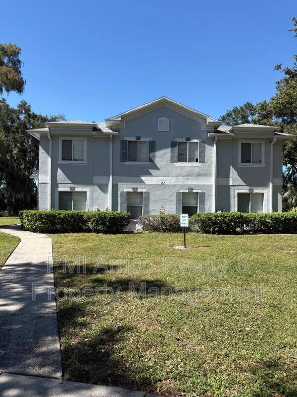 7430 E Bank Dr, Tampa, FL 33617 - Townhouse for Rent - Image 1