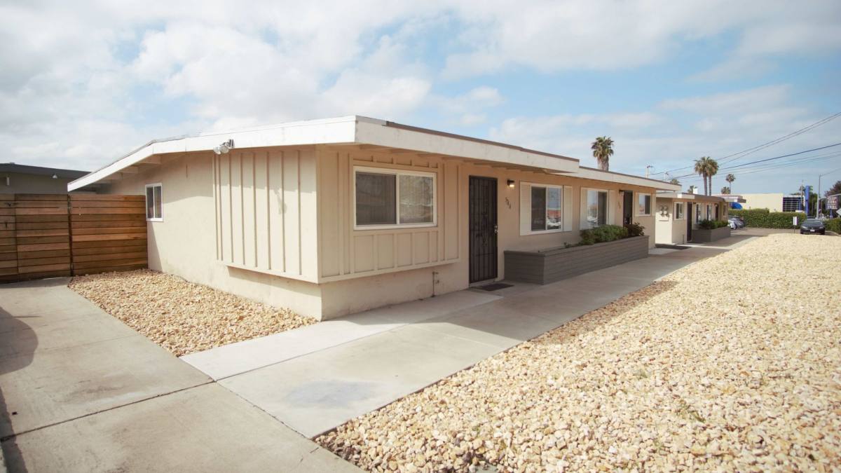 Apartment for rent at Casa Marina, 564-588 J St, Chula Vista, CA 91910