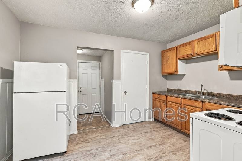 2831 E 19th St, Indianapolis, IN 46218 - House for Rent - Image 5