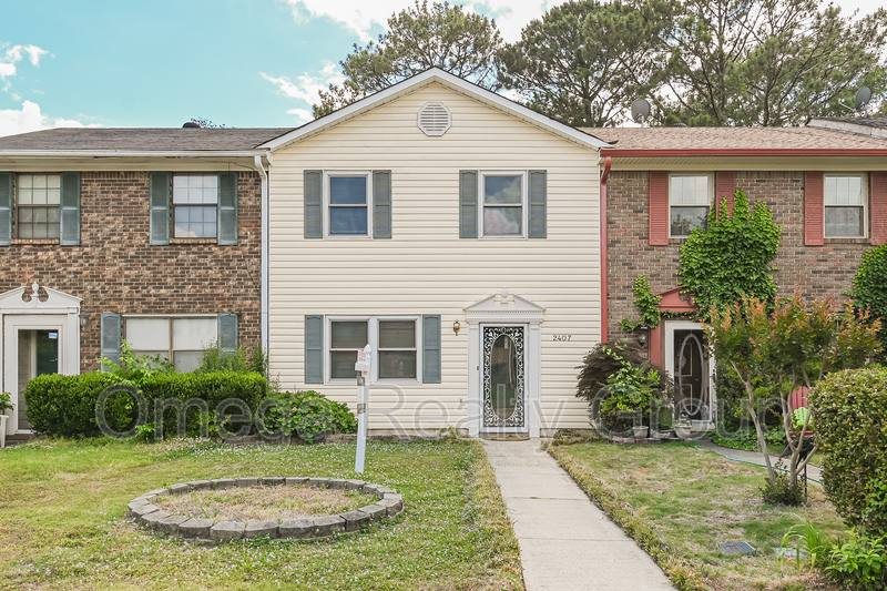 Townhouse for rent at 2407 Hampstead Dr, Birmingham, AL 35235