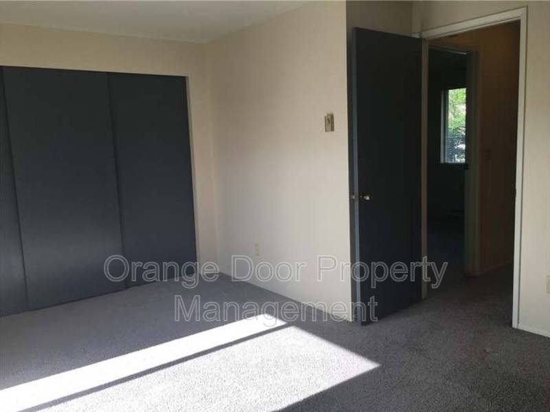 2710 Initial Place, Enumclaw, WA 98022 - Townhouse for Rent - Image 3