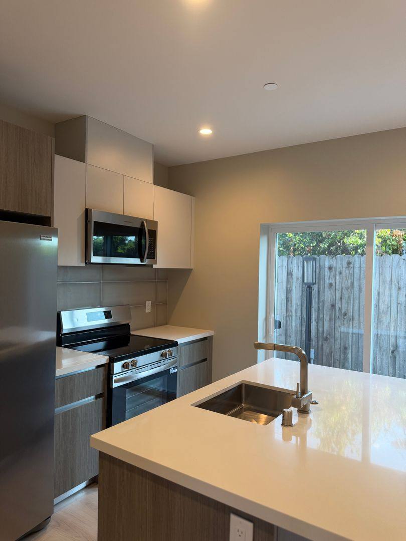 The Vivant, 6944 Knowlton Place, Los Angeles, CA 90045 - Apartment for Rent - Image 3
