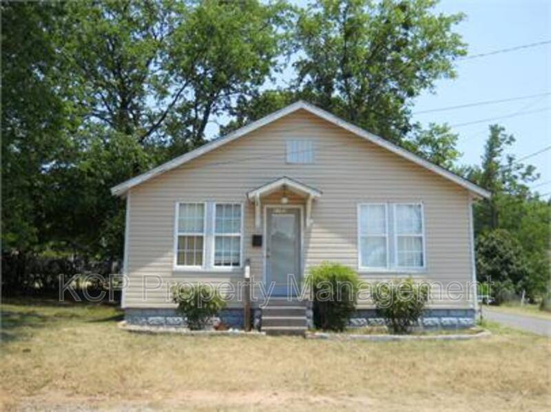 House for rent at 2111 S 17th, Fort Smith, AR 72901
