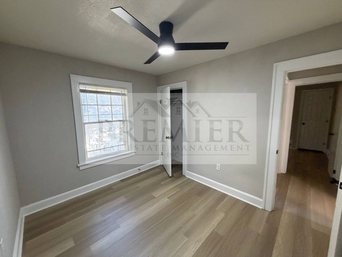 205 S Ash Ave, Independence, MO 64053 - Apartment for Rent - Image 8