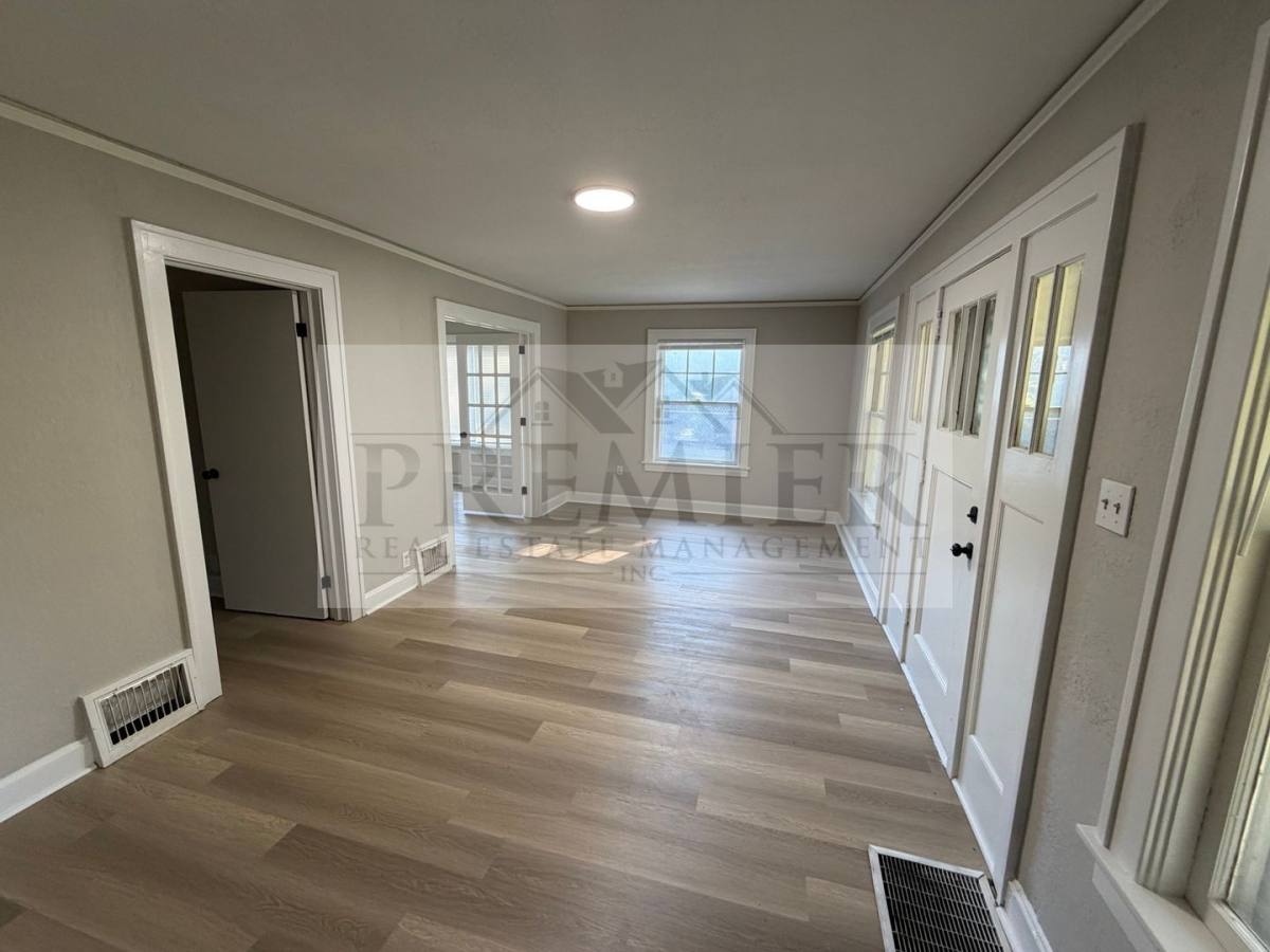 205 S Ash Ave, Independence, MO 64053 - Apartment for Rent - Image 4