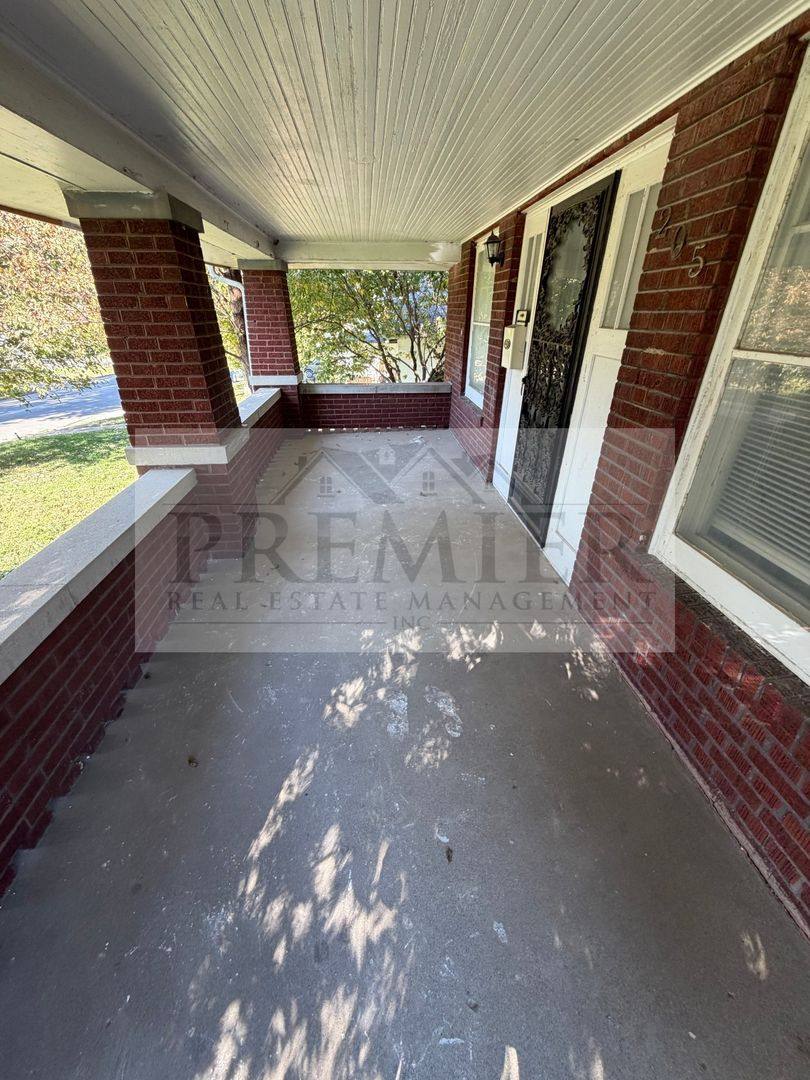 205 S Ash Ave, Independence, MO 64053 - Apartment for Rent - Image 3